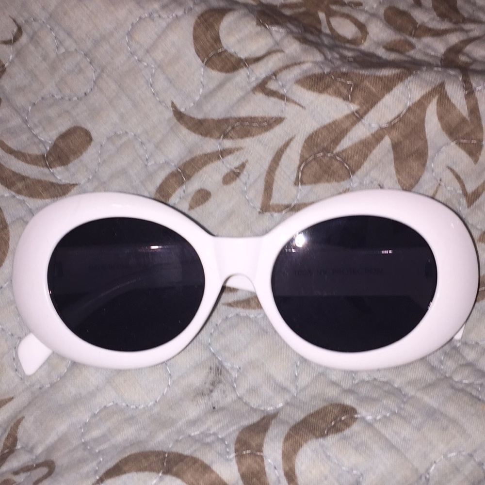 white clout goggles (sunglasses)
